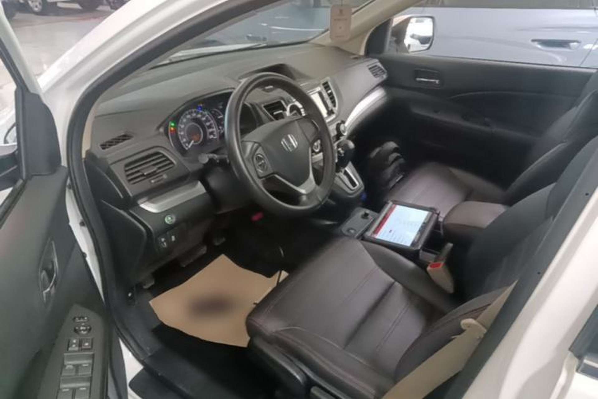 Used Honda CR-V 2016 2.0L two-wheel drive Urban Edition Left Front Seat