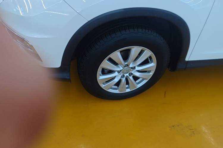 Used Honda CR-V 2016 2.0L two-wheel drive Urban Edition Left Front Wheel Hub