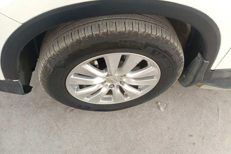Used Honda CR-V 2016 2.0L two-wheel drive Urban Edition Left Front Wheel Hub