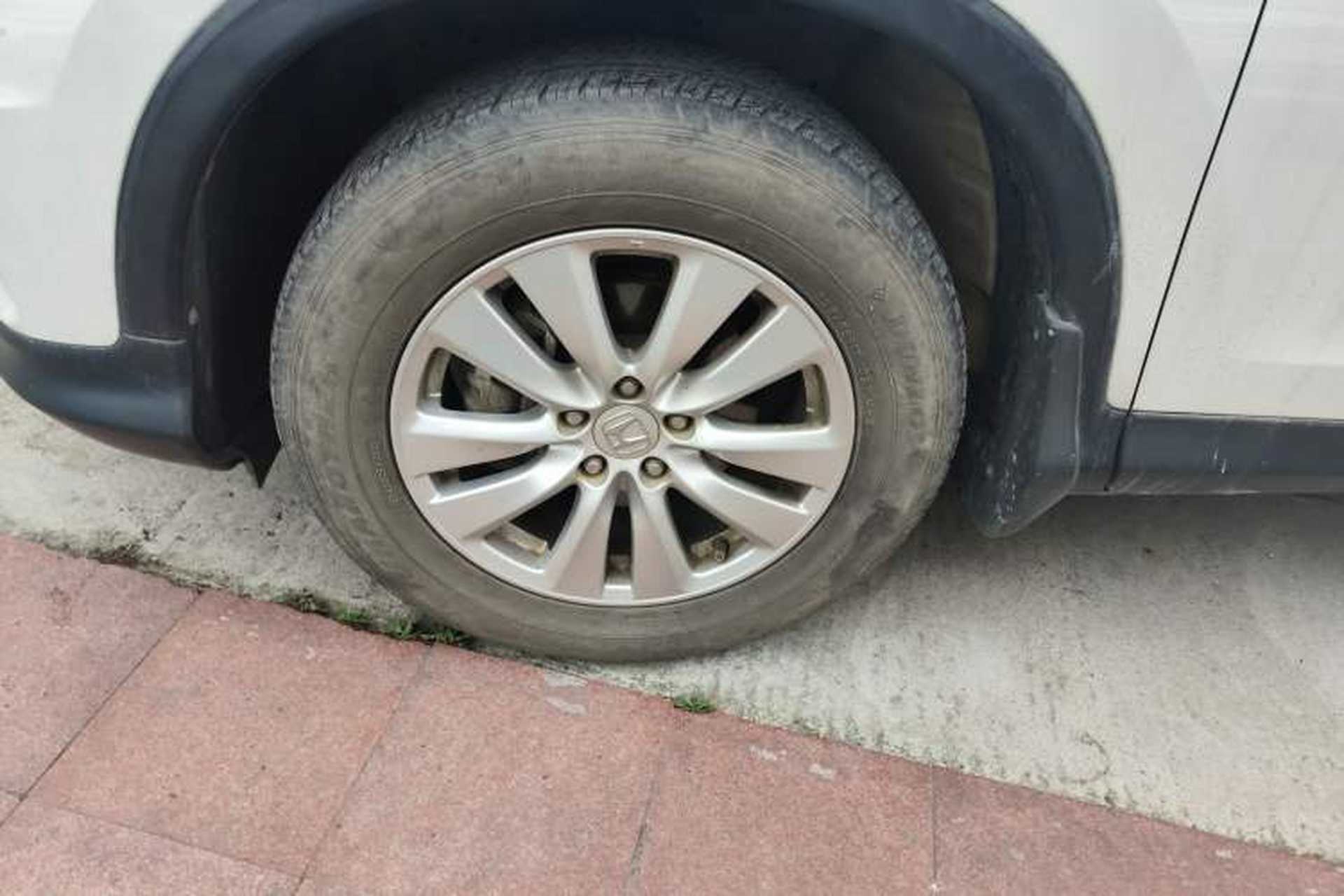 Used Honda CR-V 2016 2.0L Two-Wheel Drive Classic Edition Left Front Wheel Hub