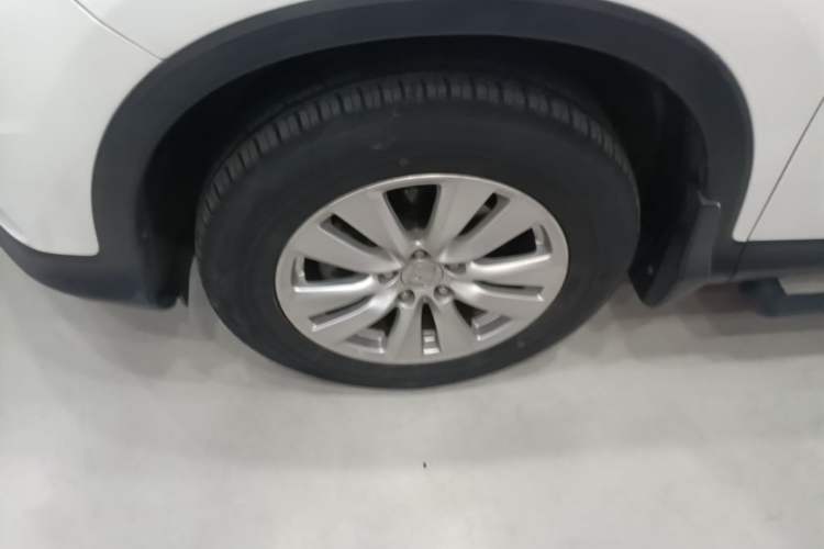 Used Honda CR-V 2016 2.0L Two-Wheel Drive Classic Edition Left Front Wheel Hub