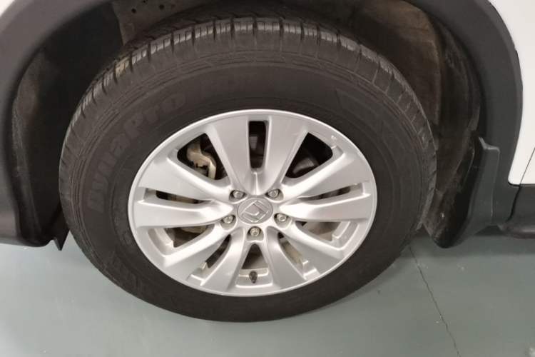 Used Honda CR-V 2016 2.0L two-wheel drive Urban Edition Left Front Wheel Hub