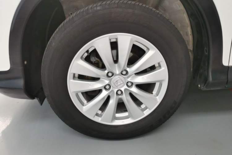 Used Honda CR-V 2016 2.0L two-wheel drive Urban Edition Left Front Wheel Hub