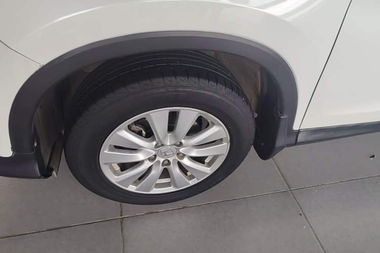Used Honda CR-V 2016 2.0L two-wheel drive Urban Edition Left Front Wheel Hub