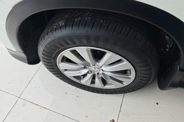 Used Honda CR-V 2016 2.0L Two-Wheel Drive Classic Edition Left Front Wheel Hub