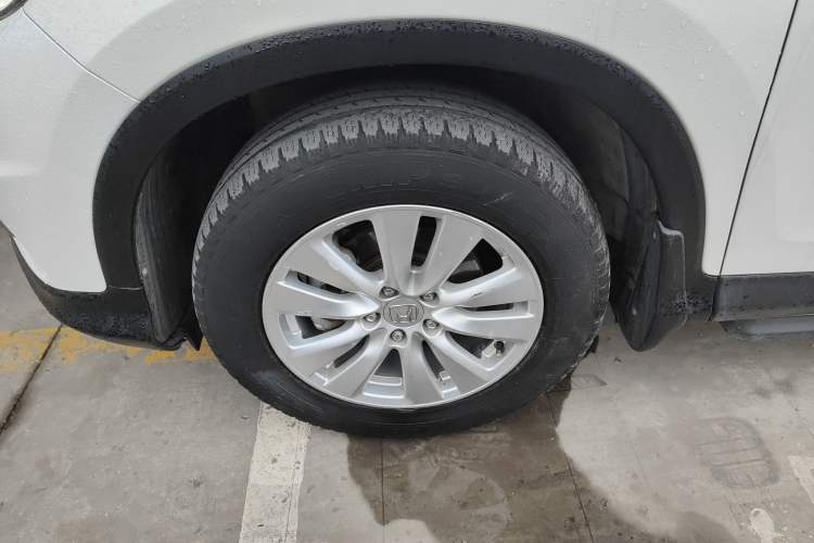 Used Honda CR-V 2016 2.0L two-wheel drive Urban Edition Left Front Wheel Hub
