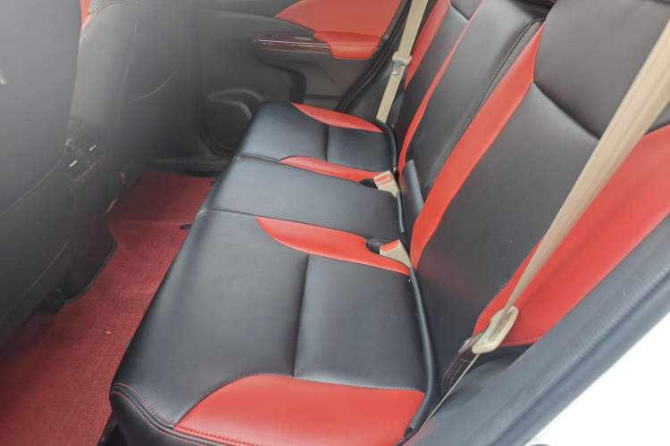 Used Honda CR-V 2016 2.0L two-wheel drive Urban Edition Left Rear Seat