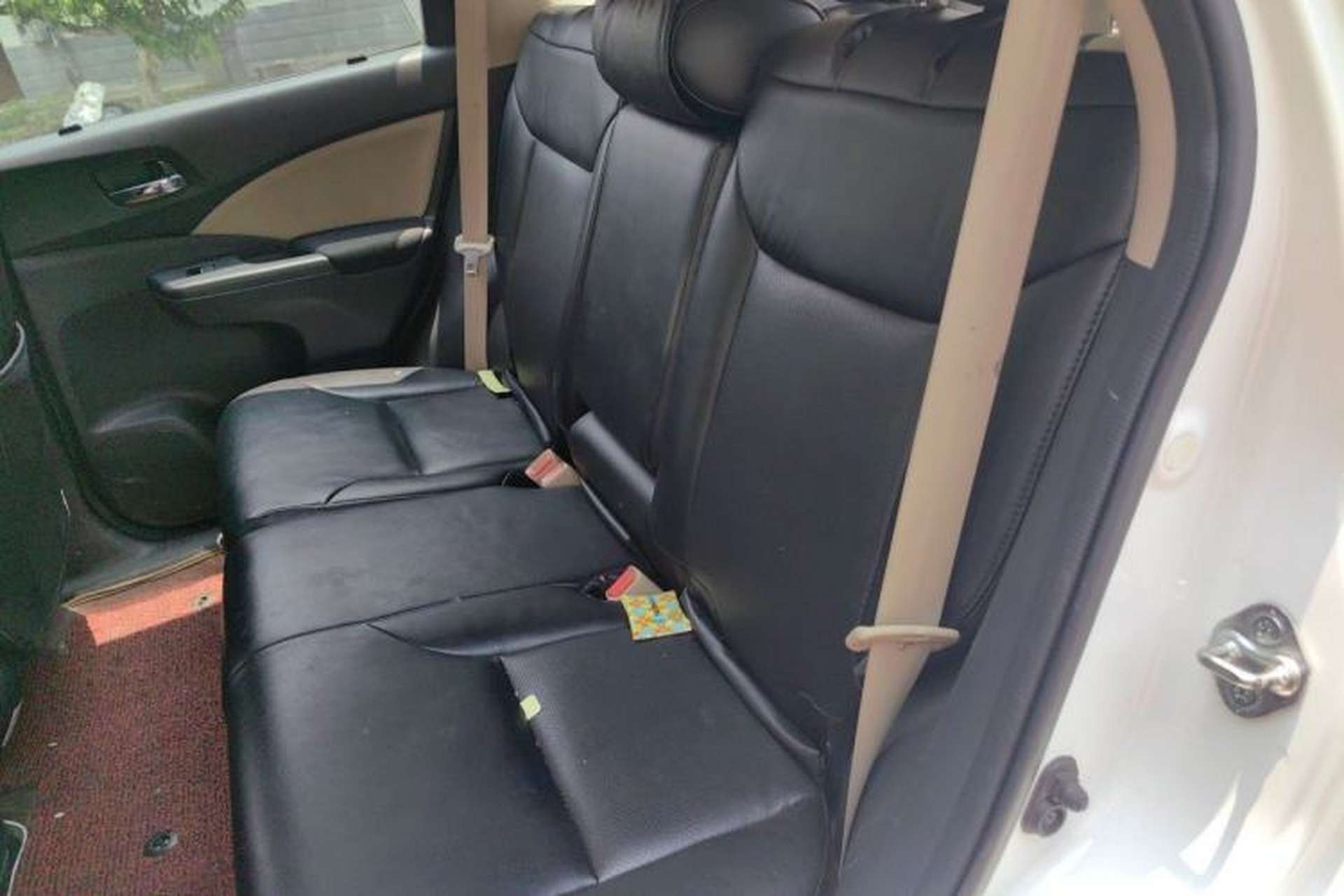 Used Honda CR-V 2016 2.0L two-wheel drive Urban Edition Left Rear Seat