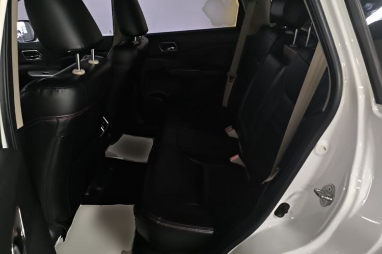 Used Honda CR-V 2016 2.0L two-wheel drive Urban Edition Left Rear Seat