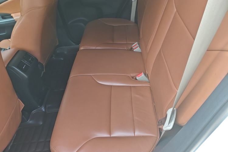 Used Honda CR-V 2016 2.0L two-wheel drive Urban Edition Left Rear Seat