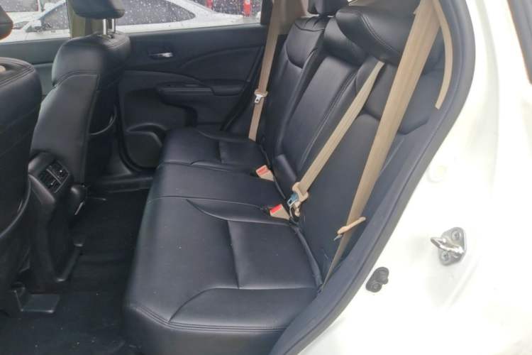 Used Honda CR-V 2016 2.0L two-wheel drive Urban Edition Left Rear Seat