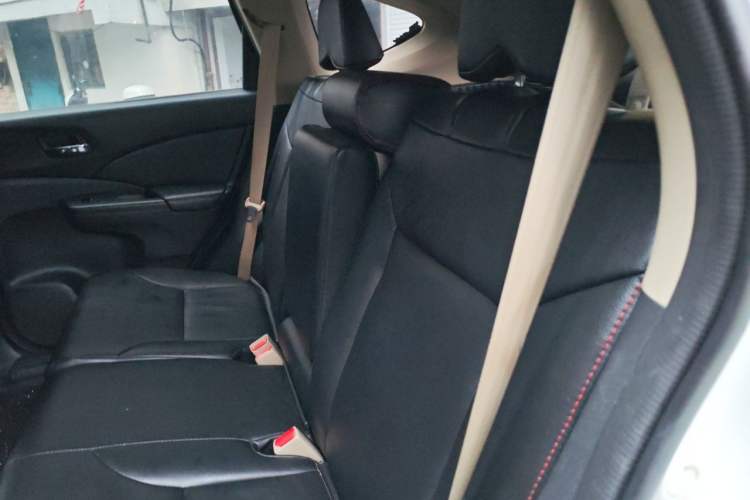 Used Honda CR-V 2016 2.0L two-wheel drive Urban Edition Left Rear Seat