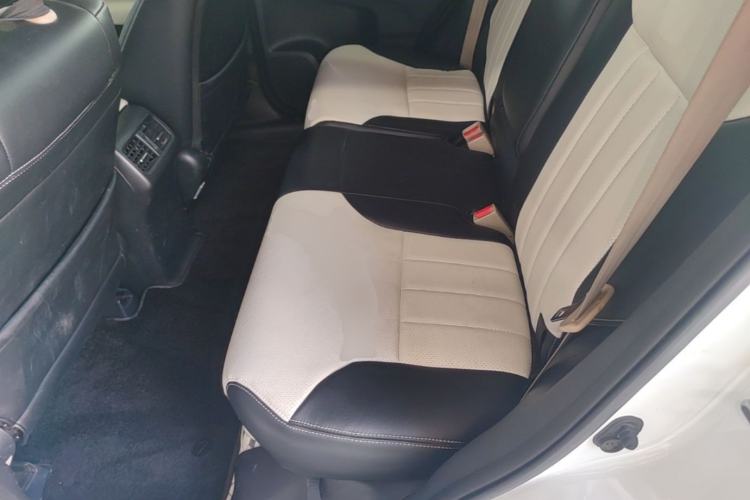 Used Honda CR-V 2016 2.0L two-wheel drive Urban Edition Left Rear Seat