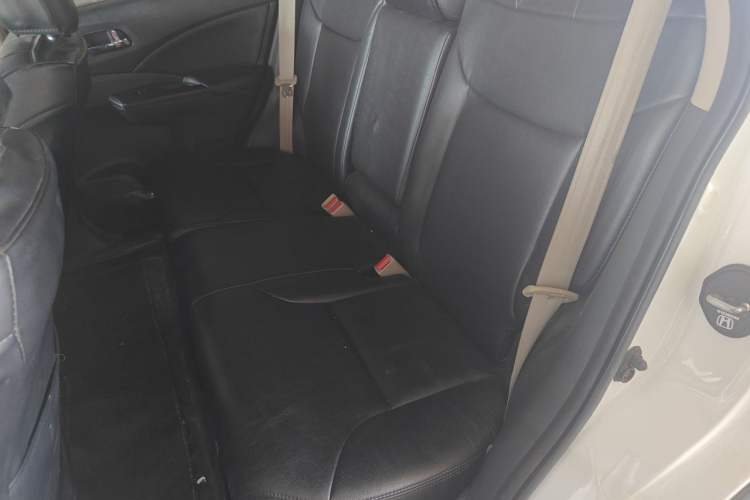 Used Honda CR-V 2016 2.0L two-wheel drive Urban Edition Left Rear Seat