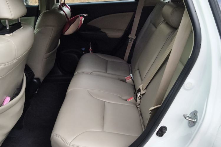 Used Honda CR-V 2016 2.0L two-wheel drive Urban Edition Left Rear Seat