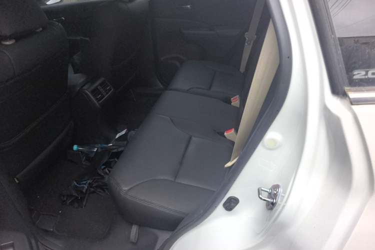 Used Honda CR-V 2016 2.0L two-wheel drive Urban Edition Left Rear Seat