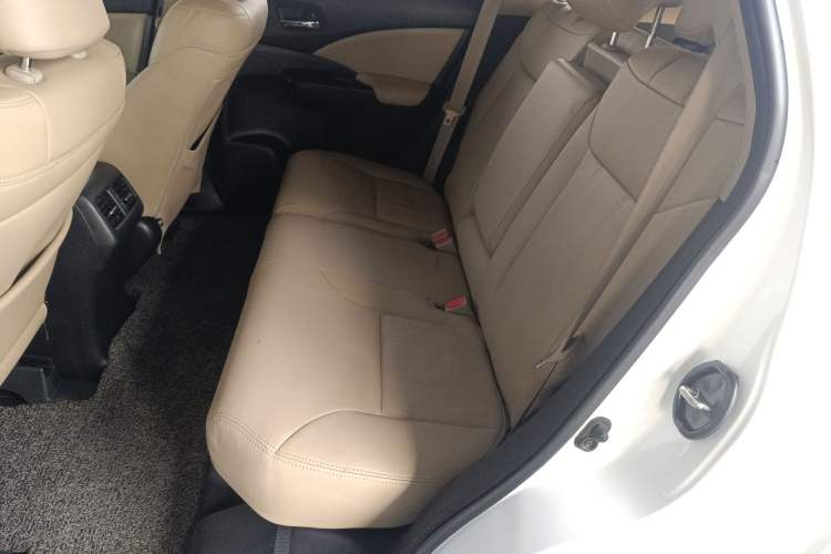 Used Honda CR-V 2016 2.0L two-wheel drive Urban Edition Left Rear Seat