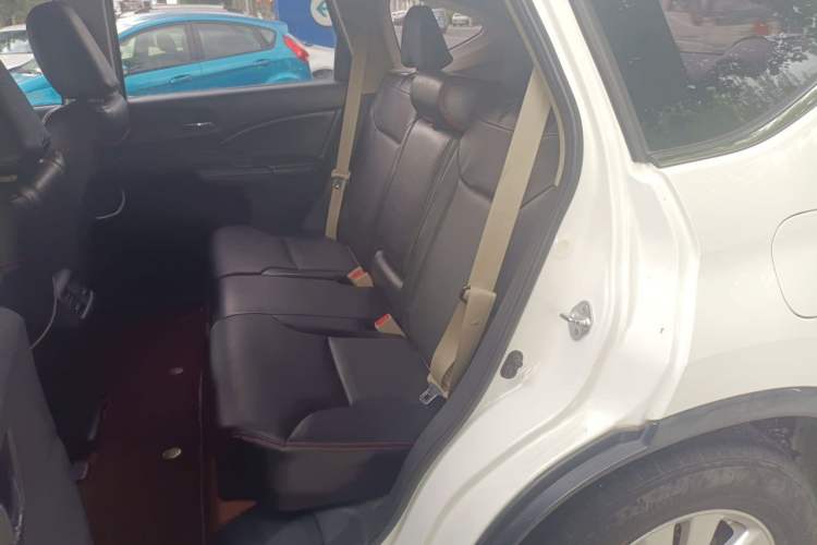 Used Honda CR-V 2016 2.0L two-wheel drive Urban Edition Left Rear Seat