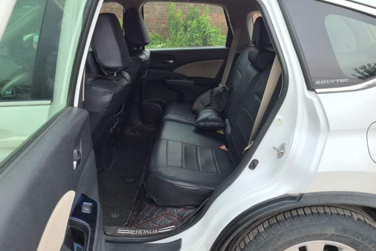 Used Honda CR-V 2016 2.0L two-wheel drive Urban Edition Left Rear Seat