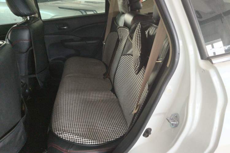 Used Honda CR-V 2016 2.0L two-wheel drive Urban Edition Left Rear Seat