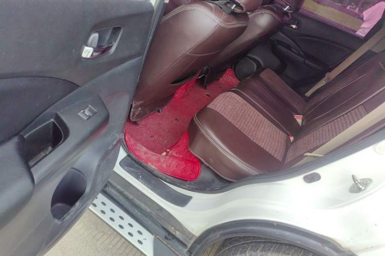 Used Honda CR-V 2016 2.0L two-wheel drive Urban Edition Left Rear Seat