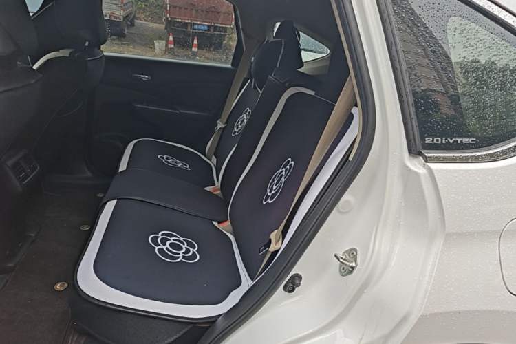Used Honda CR-V 2016 2.0L two-wheel drive Urban Edition Left Rear Seat