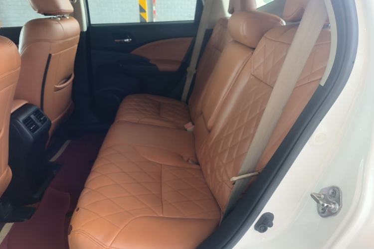Used Honda CR-V 2016 2.0L two-wheel drive Urban Edition Left Rear Seat
