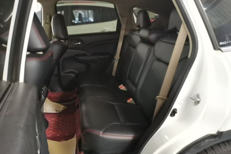 Used Honda CR-V 2016 2.0L two-wheel drive Urban Edition Left Rear Seat