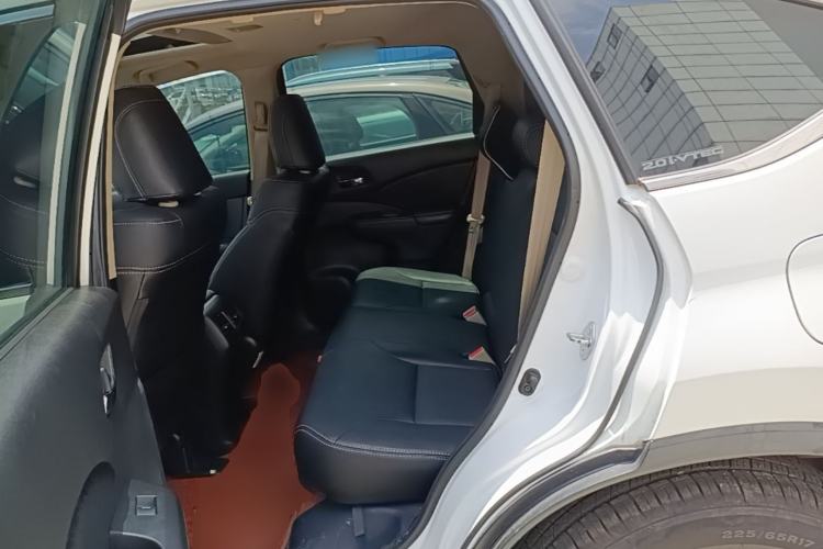 Used Honda CR-V 2016 2.0L two-wheel drive Urban Edition Left Rear Seat