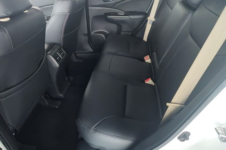 Used Honda CR-V 2016 2.0L two-wheel drive Urban Edition Left Rear Seat