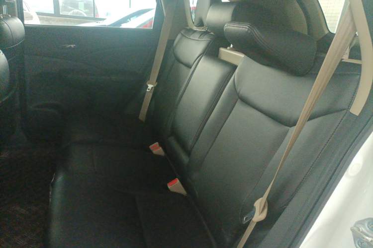 Used Honda CR-V 2016 2.0L two-wheel drive Urban Edition Left Rear Seat