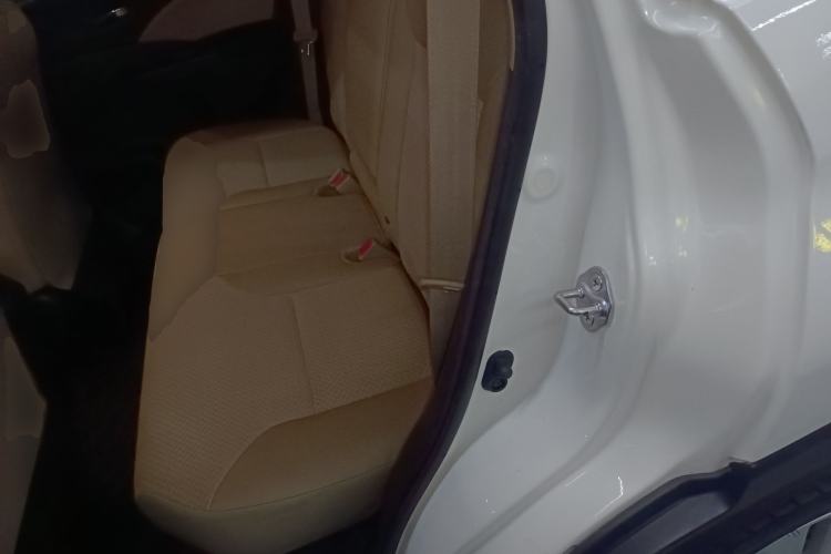 Used Honda CR-V 2016 2.0L two-wheel drive Urban Edition Left Rear Seat