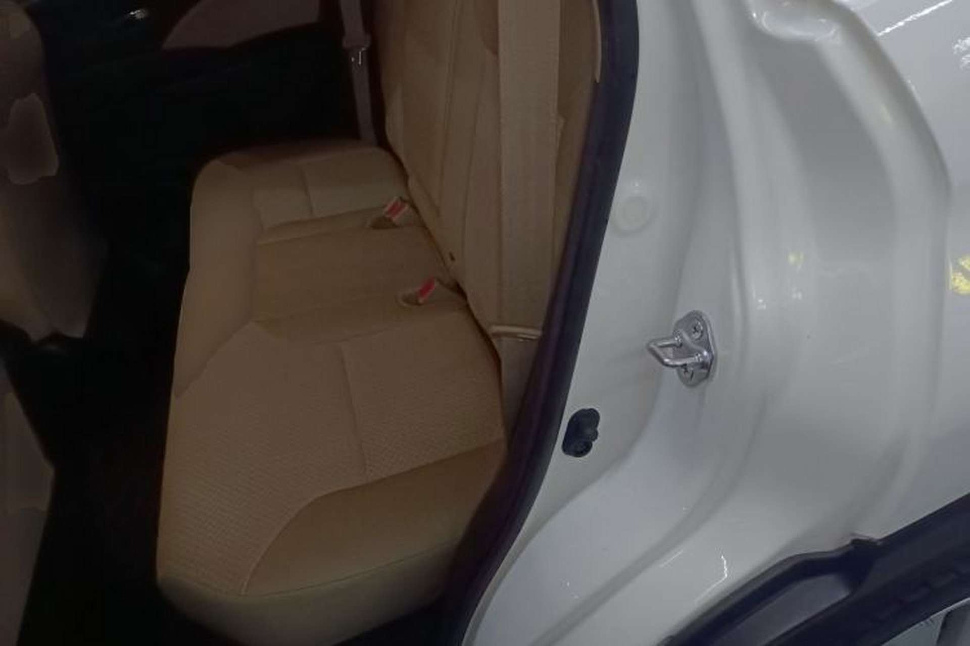 Used Honda CR-V 2016 2.0L two-wheel drive Urban Edition Left Rear Seat
