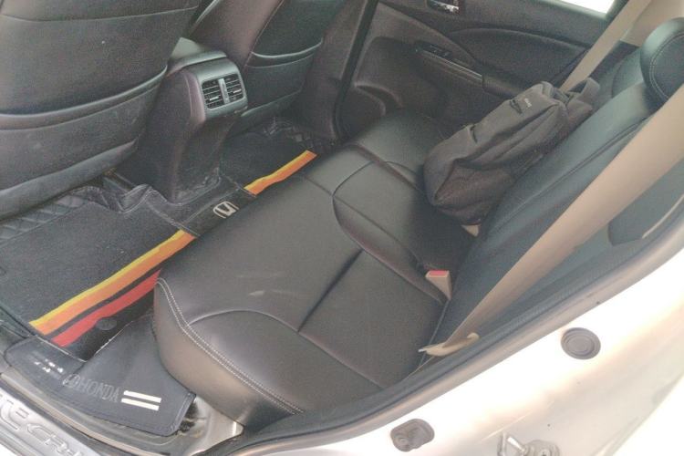 Used Honda CR-V 2016 2.0L two-wheel drive Urban Edition Left Rear Seat