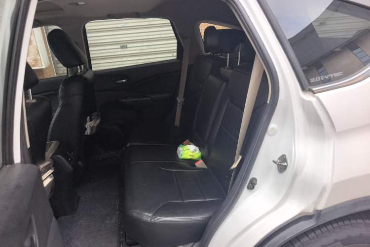 Used Honda CR-V 2016 2.0L two-wheel drive Urban Edition Left Rear Seat