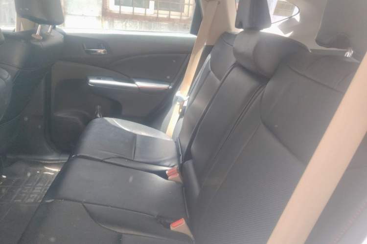 Used Honda CR-V 2016 2.0L two-wheel drive Urban Edition Left Rear Seat
