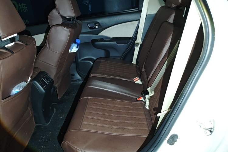 Used Honda CR-V 2016 2.0L two-wheel drive Urban Edition Left Rear Seat
