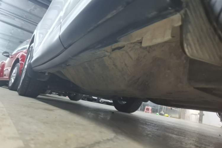 Used Honda CR-V 2016 2.0L Two-Wheel Drive Classic Edition Left Side Sill