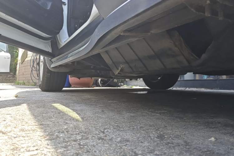 Used Honda CR-V 2016 2.0L two-wheel drive Urban Edition Left Side Sill