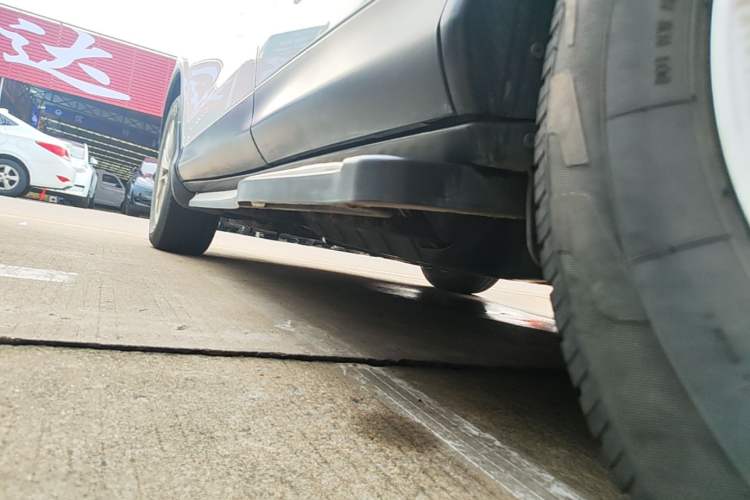 Used Honda CR-V 2016 2.0L Two-Wheel Drive Classic Edition Left Side Sill