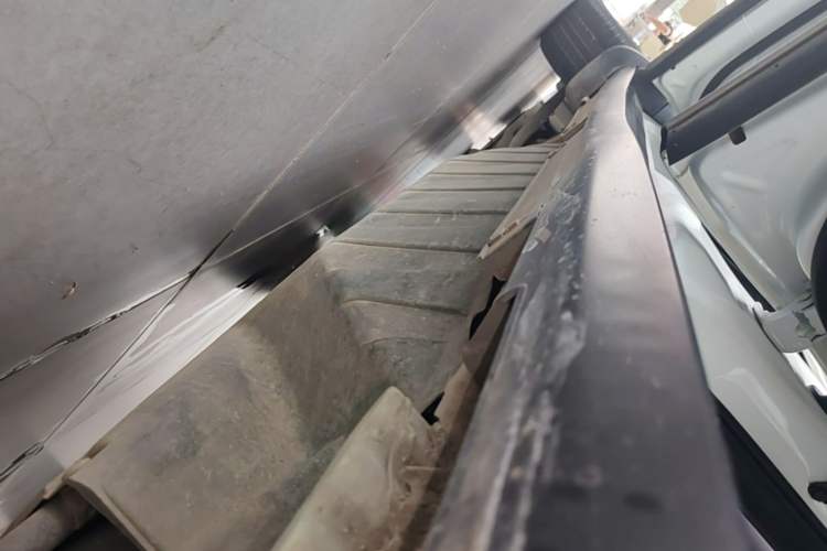 Used Honda CR-V 2016 2.0L two-wheel drive Urban Edition Left Side Sill