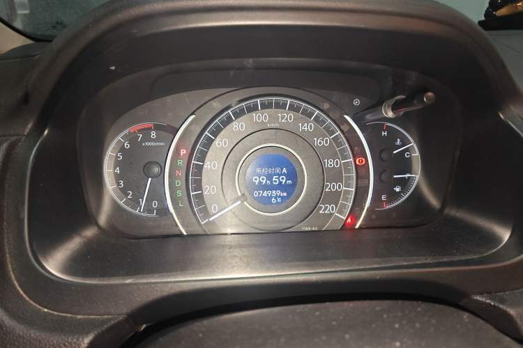 Used Honda CR-V 2016 2.0L Two-Wheel Drive Classic Edition Odometer Close Up