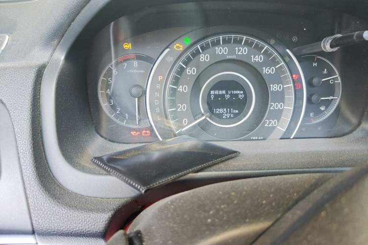 Used Honda CR-V 2016 2.0L two-wheel drive Urban Edition Odometer Close Up