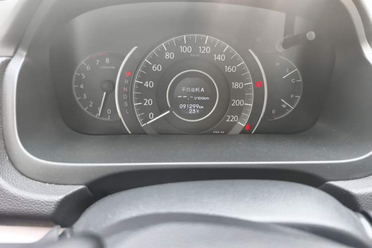 Used Honda CR-V 2016 2.0L Two-Wheel Drive Classic Edition Odometer Close Up