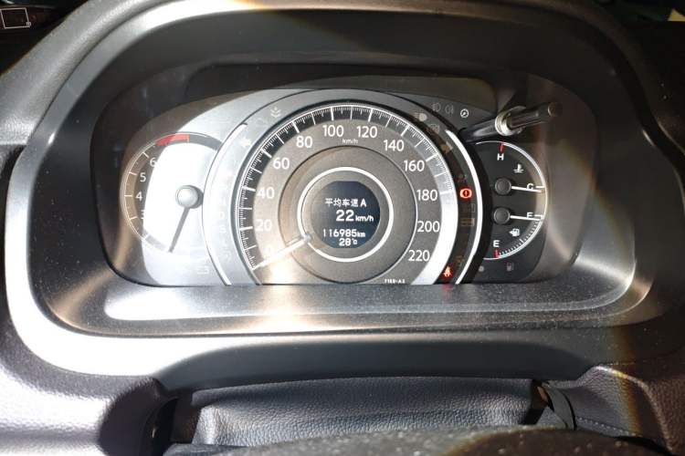 Used Honda CR-V 2016 2.0L two-wheel drive Urban Edition Odometer Close Up