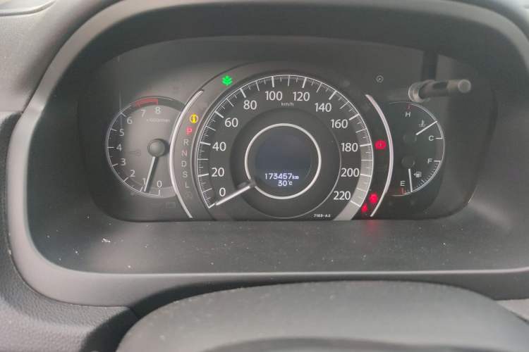 Used Honda CR-V 2016 2.0L two-wheel drive Urban Edition Odometer Close Up