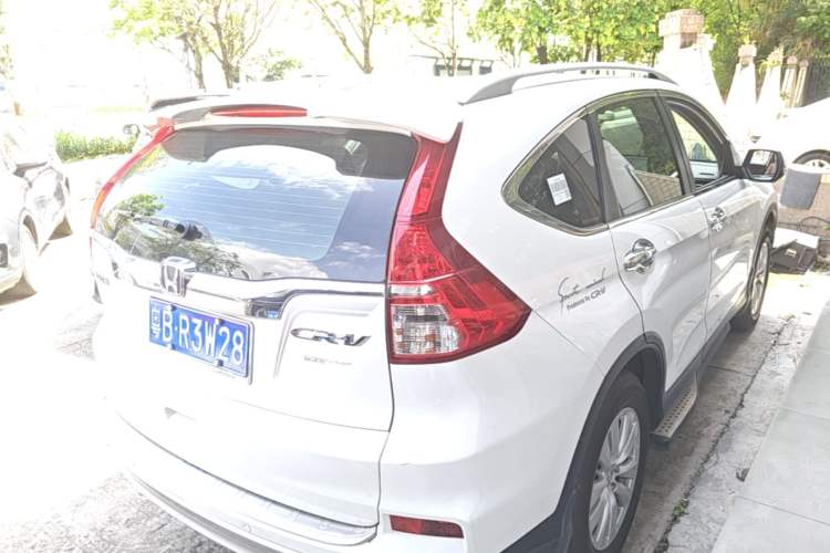 Used Honda CR-V 2016 2.0L two-wheel drive Urban Edition Rear Right 45 Deg