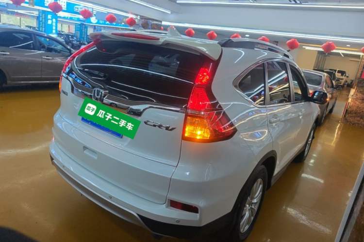 Used Honda CR-V 2016 2.0L two-wheel drive Urban Edition Rear Right 45 Deg