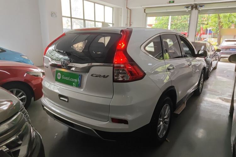 Used Honda CR-V 2016 2.0L Two-Wheel Drive Classic Edition Rear Right 45 Deg