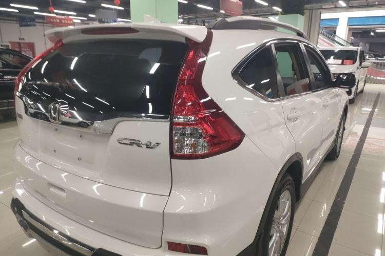 Used Honda CR-V 2016 2.0L two-wheel drive Urban Edition Rear Right 45 Deg